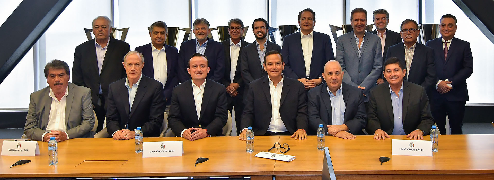 Ivar Sisniega, second from left below, said it was a "difficult choice" to make when FMF came calling ©FMF (Image obtained at insidethegames.biz)